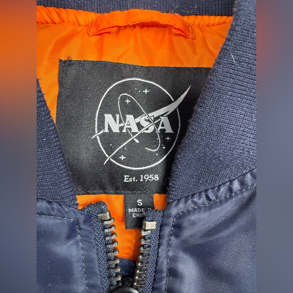 Revolve NASA 100th Space Shuttle Mission 3 Patch Satin Flight Jacket Size Small - Picture 5 of 15